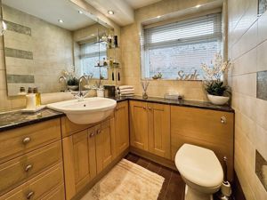 Main Shower Room- click for photo gallery